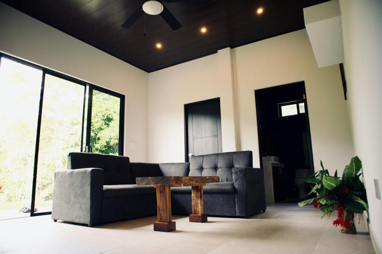 Jungle Home With King Beds -5 Minutes From The Beach ウビタ エクステリア 写真