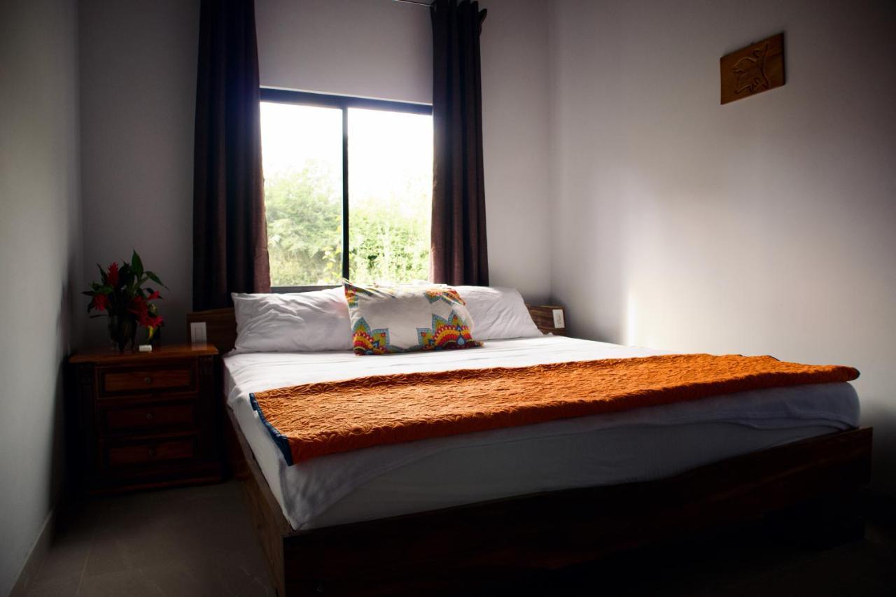 Jungle Home With King Beds -5 Minutes From The Beach ウビタ エクステリア 写真